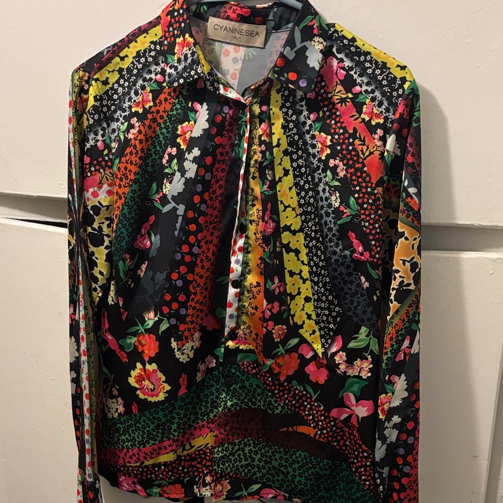 Women's Multicolor Patterned Top - Picture 5 of 6